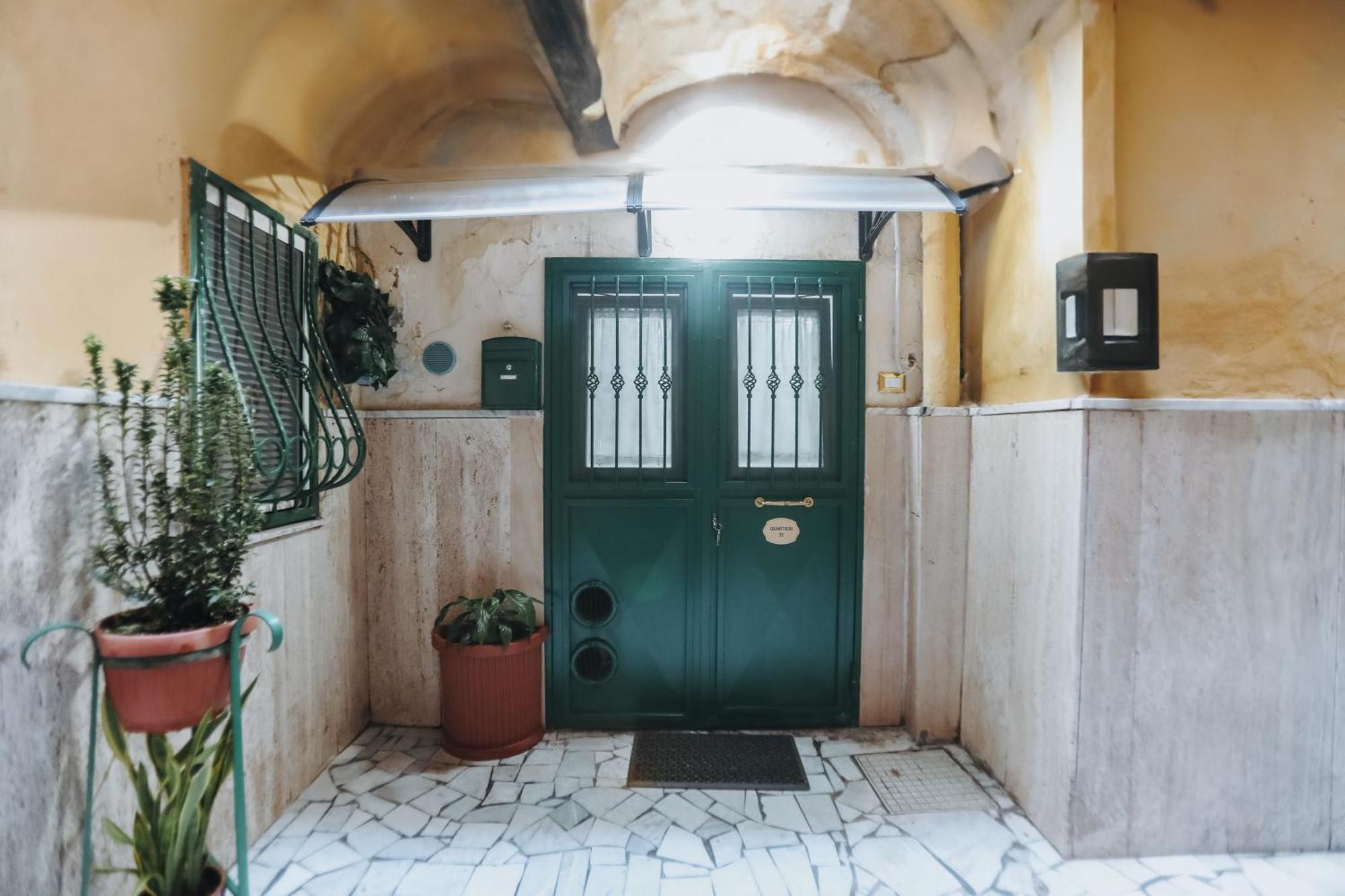 Bnb Quartieri 33 Napoli Eksteriør bilde